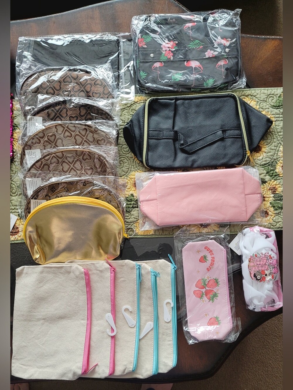 Lot of 150 Assorted Cosmetic bags/Pencil Pouches - Picture 3 of 11